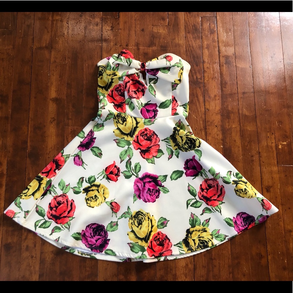 Flirty floral strapless dress